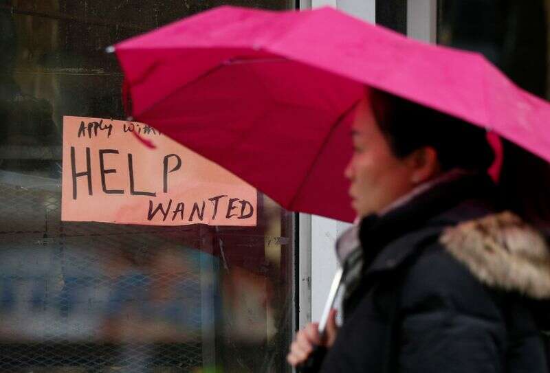 Kanada verliert mehr Arbeitsplätze als erwartet im Dezember, Blockade verdunkelt Reuters Ausblick