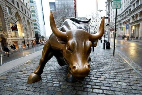 Wall Street Otwiera mieszane na zaskoczeniu Sprzedaży detalicznej; Dow Down 170 przez Investing.com