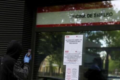 Spaniens Arbeitsmarkt zeigt Widerstandsfähigkeit trotz Ende der Sommersaison von Reuters