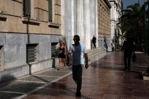 Grecja planuje większą ulgę dla domów i firm trafionych przez koszty energii przez Reuters