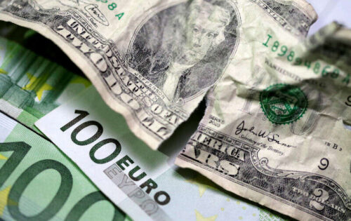 Dollar, Euro-Niedergang als Ukraine-Spannung, Fed Policy-Anliegen fordern von investing.com fort