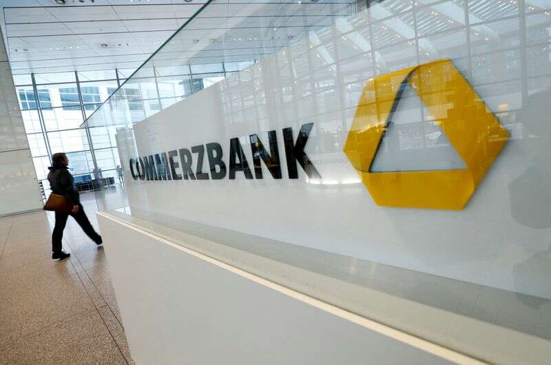 Commerzbank Q4 ważone przez przepisy dotyczące polskiej jednostki mBanku przez Reuter